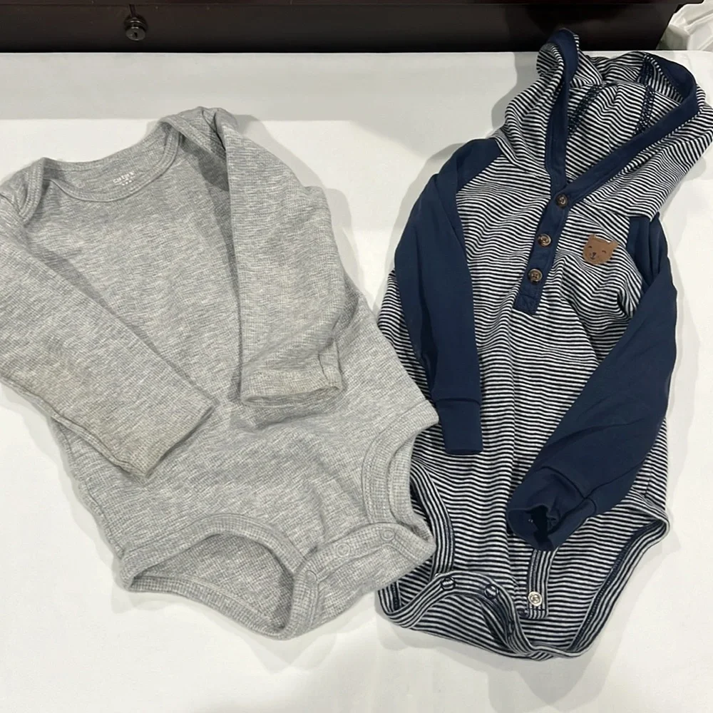 Carters 18 month baby bundle. FIVE ITEMS